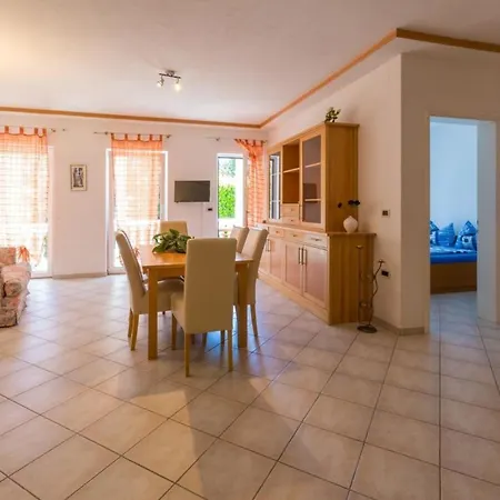 Apartamento Ferienwohnung Fuer 4 Personen Ca 70 Qm In Crikvenica, Kvarner Bucht Und Umgebung - A80103